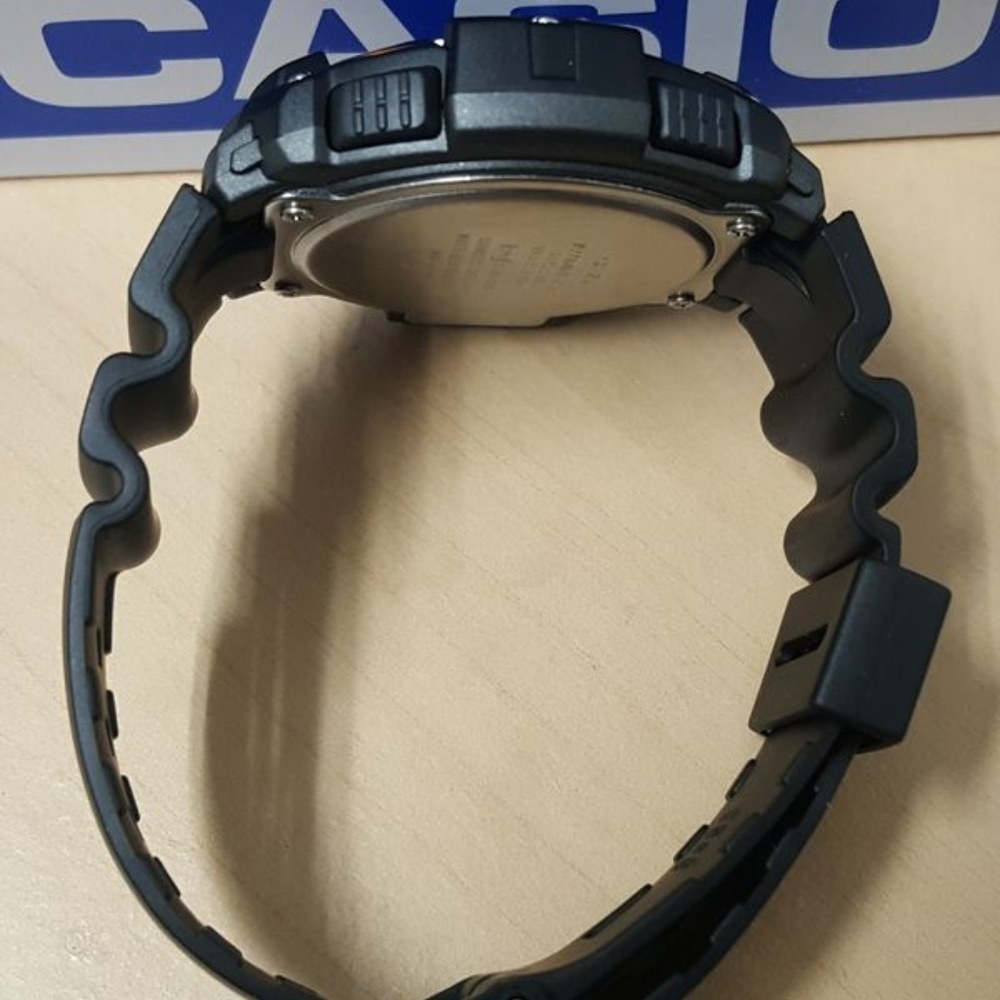 Casio Sports Gear Altimeter Barometer Watch - Picture 4 of 8